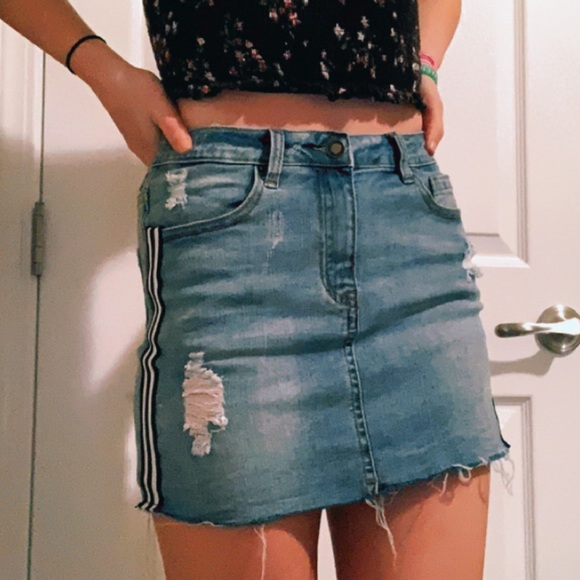 SOLD ❌ Denim Skirt🤍 - Picture 2 of 8
